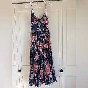 NWT Lulus floral midi dress small